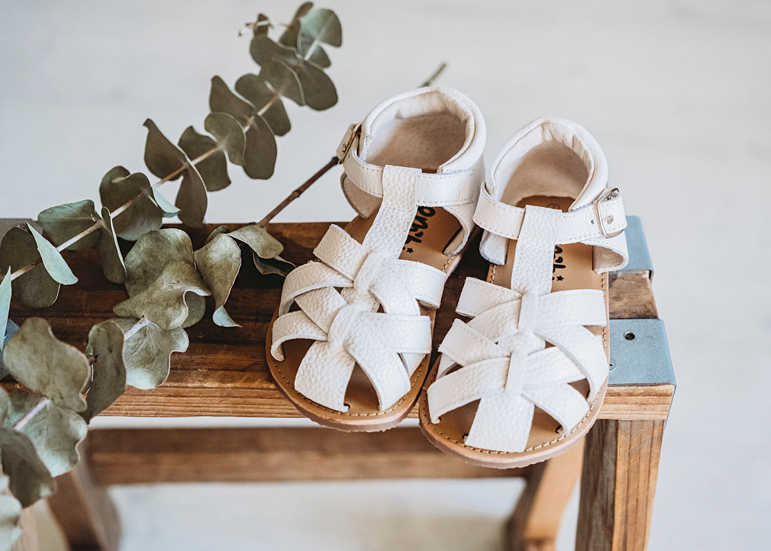 Sandalias Clásicas Blancas